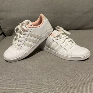 Adidas sneakers kids sz 4 women’s 6